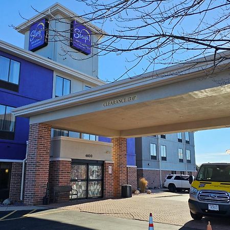 Sleep Inn & Suites Airport Milwaukee Ngoại thất bức ảnh