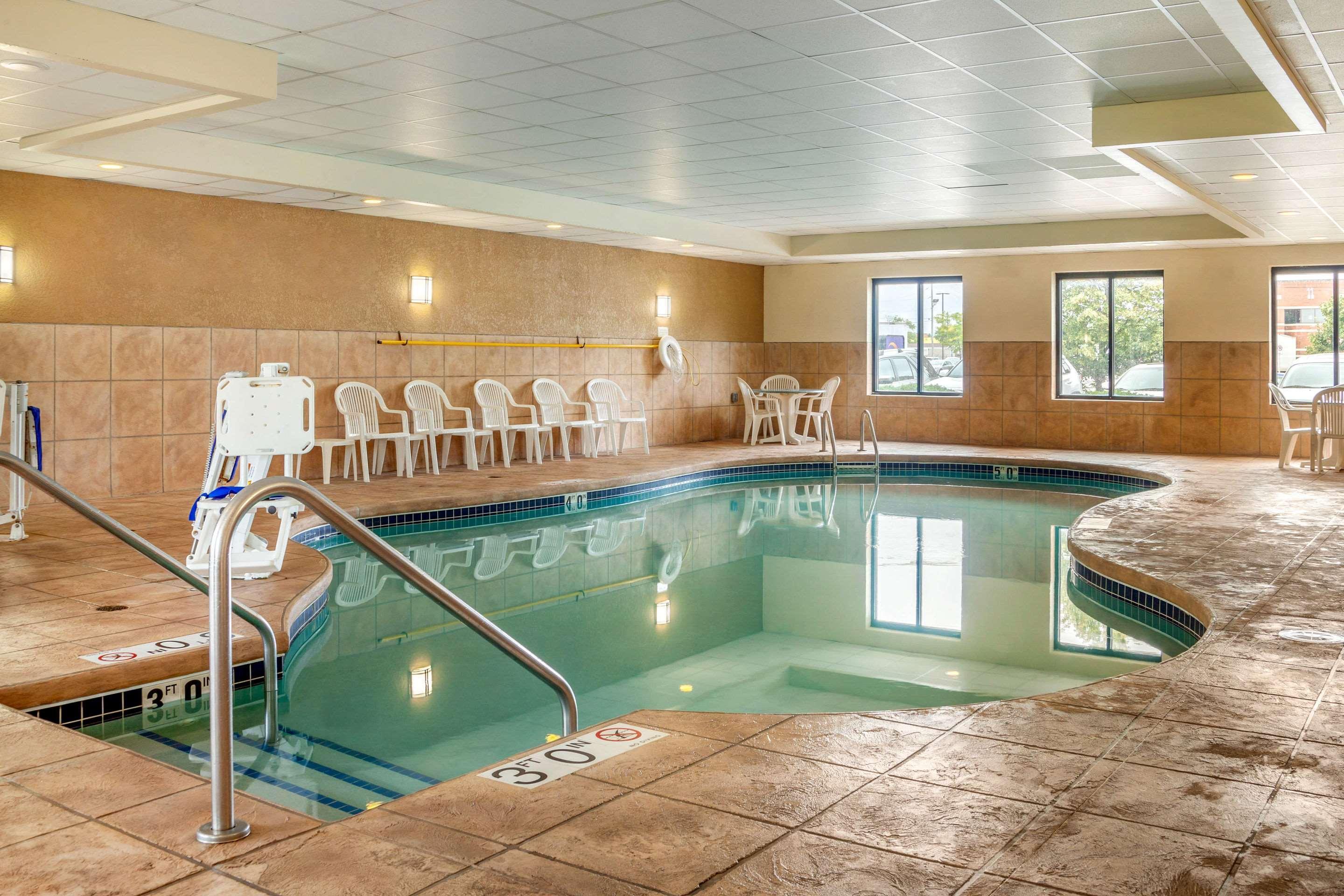 Sleep Inn & Suites Airport Milwaukee Ngoại thất bức ảnh